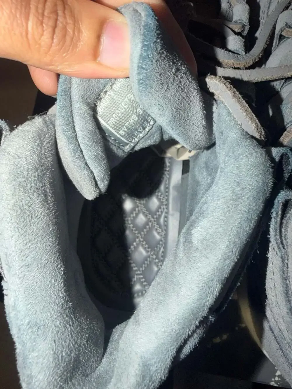 Air Jordan 11 Retro Premium Grey Suede Size 10 914433-003 VERY RARE SIZE